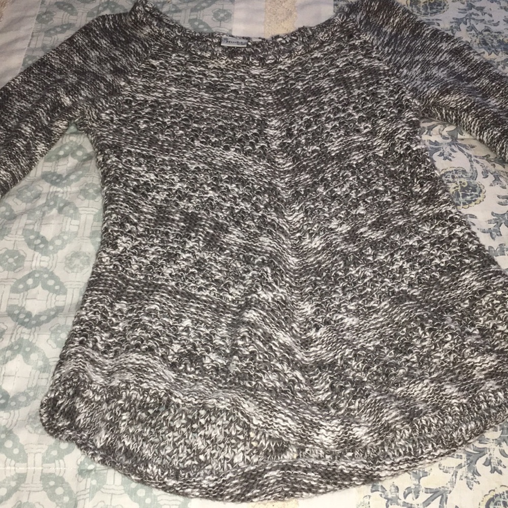 Girls Gray and White Sweater